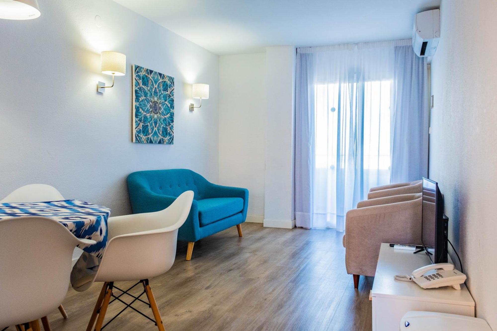 อปาร์ตาเมนโตส บูเอนซอล Apartment ตอร์เรโมลิโนส ภายนอก รูปภาพ